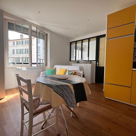 Appartement Lumineux 1 Chambre Au Coeur De Saint-Jean-De-Luz, Proche Plage Et Halles - Fr-1-239-890 Exterior photo