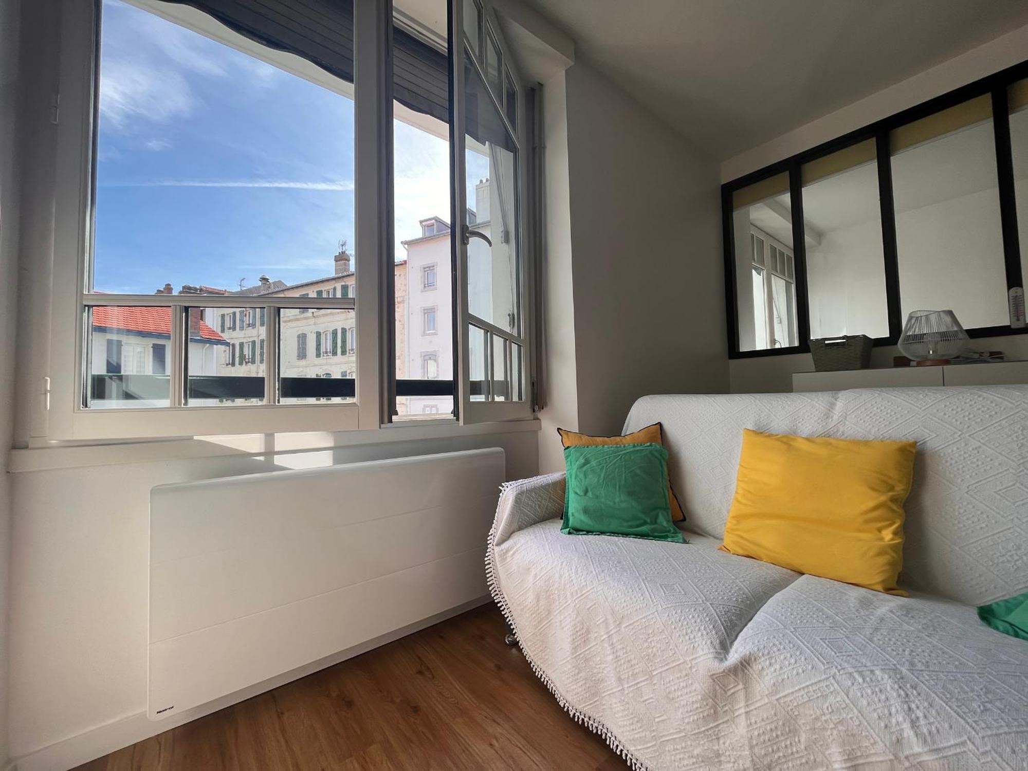Appartement Lumineux 1 Chambre Au Coeur De Saint-Jean-De-Luz, Proche Plage Et Halles - Fr-1-239-890 Exterior photo
