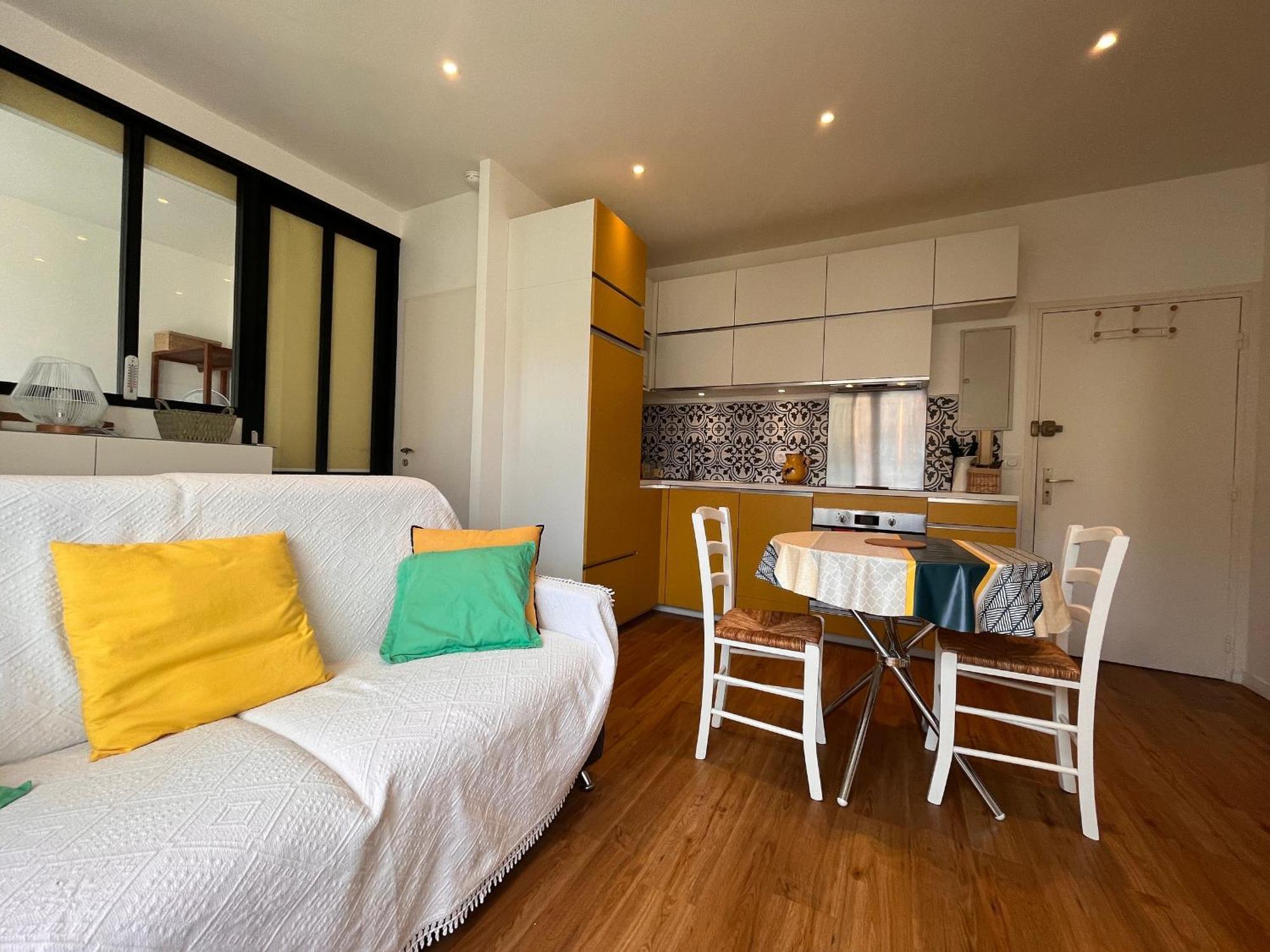 Appartement Lumineux 1 Chambre Au Coeur De Saint-Jean-De-Luz, Proche Plage Et Halles - Fr-1-239-890 Exterior photo